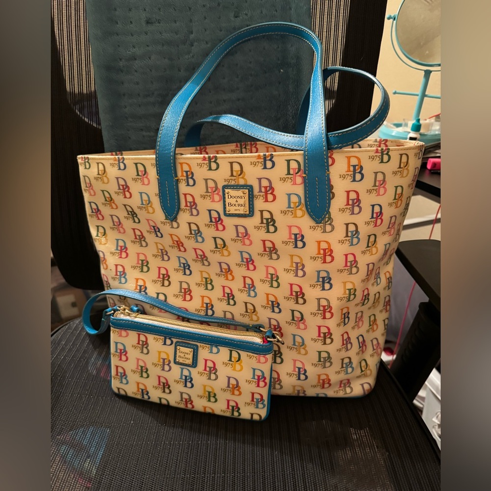 Dooney & Bourke Large Tote White DB75